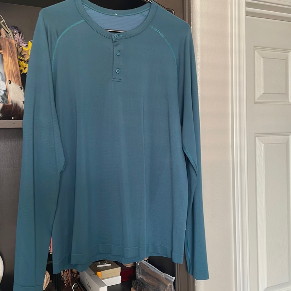 Lululemon men's long sleeve Henley